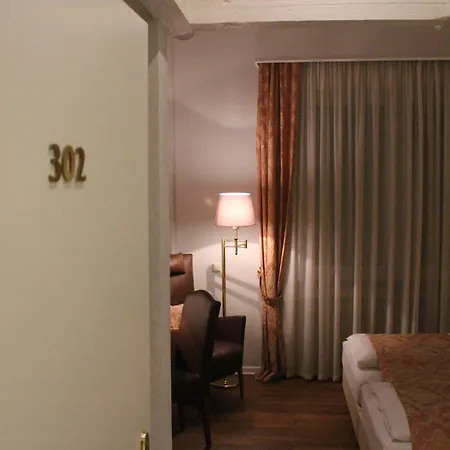 Self-service By Savoy Hotel *